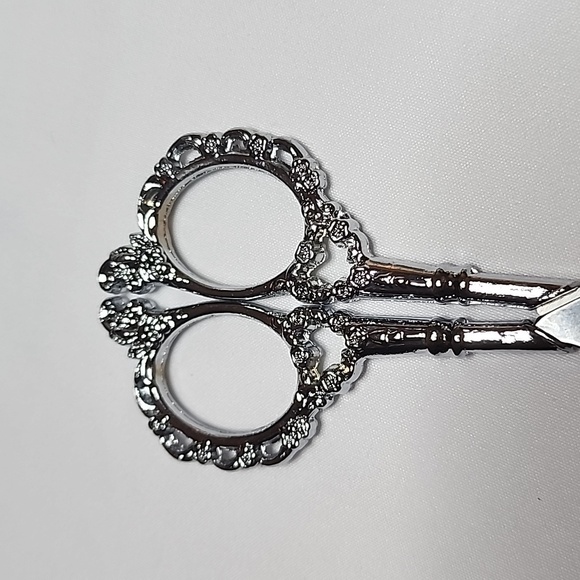 Embroidery Scissors - Picture 4 of 4